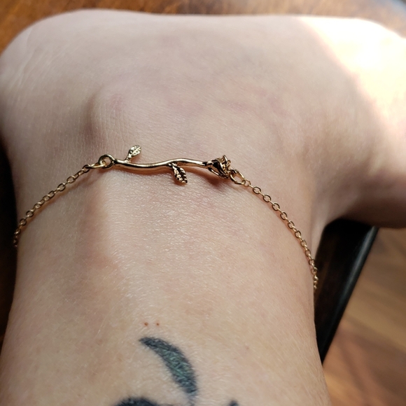 Jewelry - NWOT 8 1/2-9"Rose Anklet